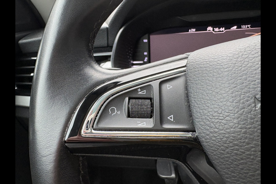 Škoda Kamiq 1.0 TSi 115pk Business Edition PANORAMADAK/VIRTUAL/CAMERA/PDC/19INCH/TREKHAAK