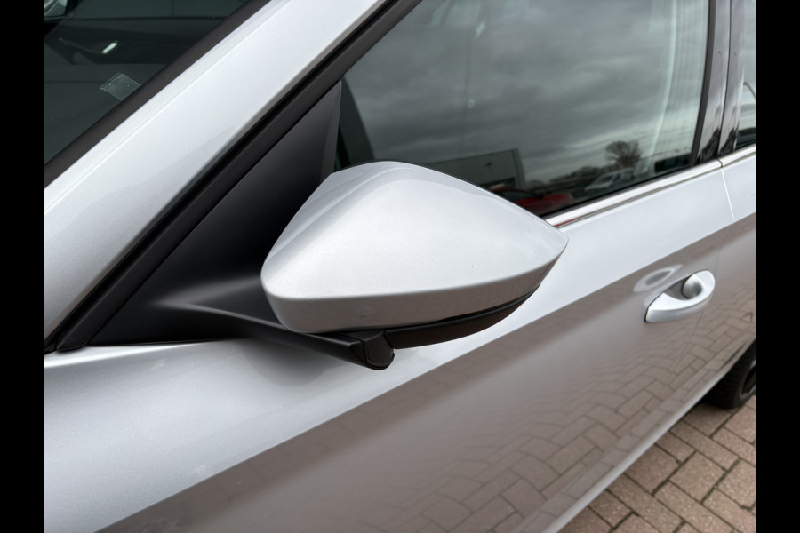 Škoda Kamiq 1.0 TSi 115pk Business Edition PANORAMADAK/VIRTUAL/CAMERA/PDC/19INCH/TREKHAAK