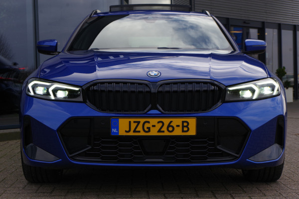BMW 3 Serie Touring 330e 293 PK xDrive M Sport Pro PHEV, Panoramadak, Kuipstoelen, Head-Up, Adap. Cruise Control