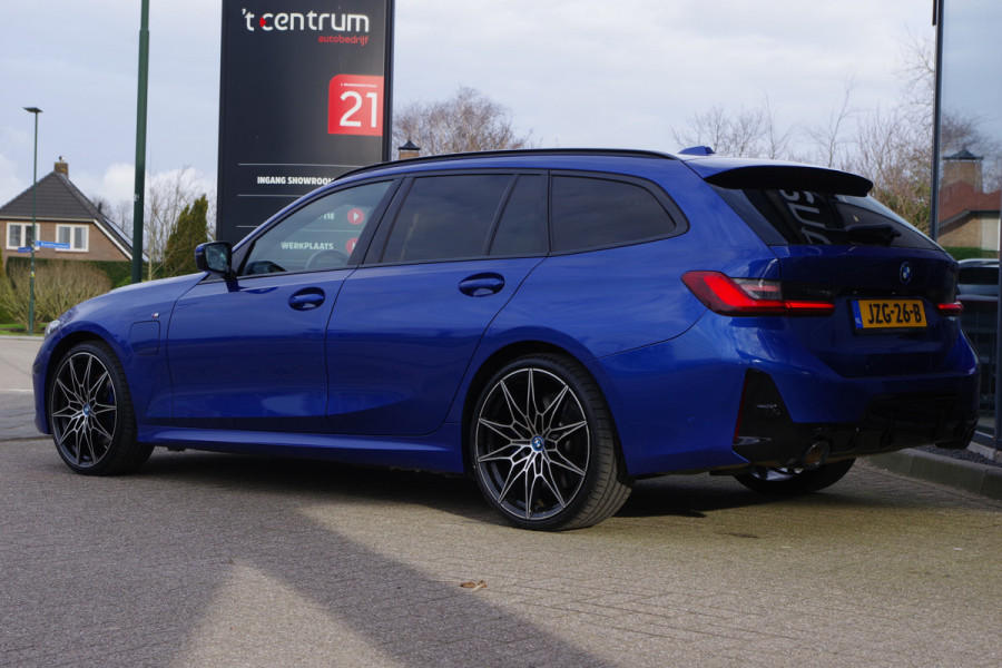 BMW 3 Serie Touring 330e 293 PK xDrive M Sport Pro PHEV, Panoramadak, Kuipstoelen, Head-Up, Adap. Cruise Control