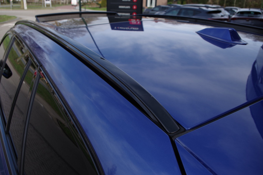 BMW 3 Serie Touring 330e 293 PK xDrive M Sport Pro PHEV, Panoramadak, Kuipstoelen, Head-Up, Adap. Cruise Control