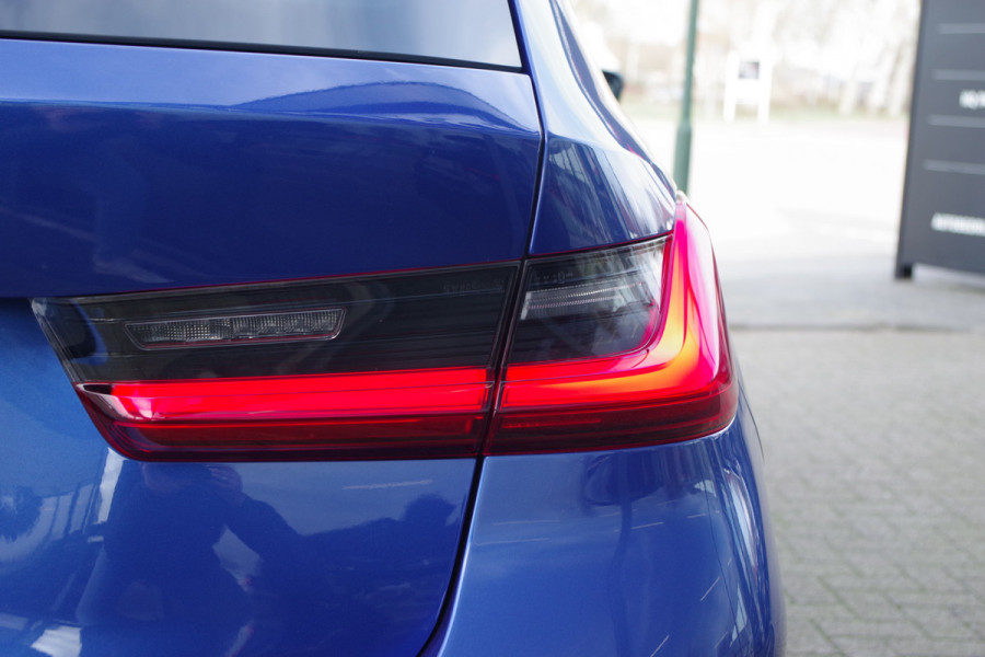 BMW 3 Serie Touring 330e 293 PK xDrive M Sport Pro PHEV, Panoramadak, Kuipstoelen, Head-Up, Adap. Cruise Control