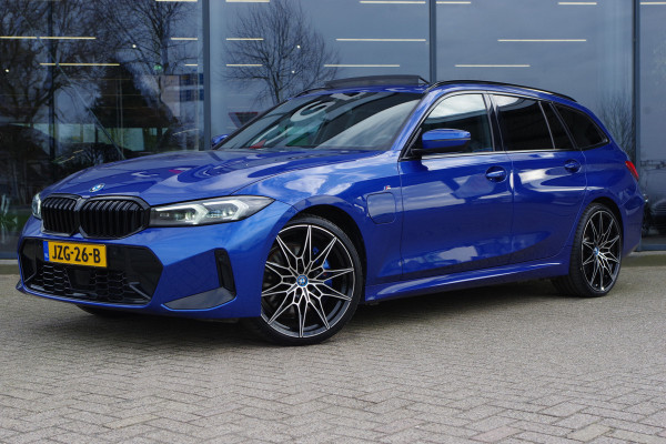 BMW 3 Serie Touring 330e 293 PK xDrive M Sport Pro PHEV, Panoramadak, Kuipstoelen, Head-Up, Adap. Cruise Control