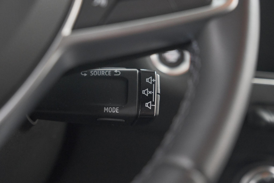 Renault Captur TCe 90 Business Zen | Parkeersensoren | Stoelverwarming | Navigatie | Apple Carplay