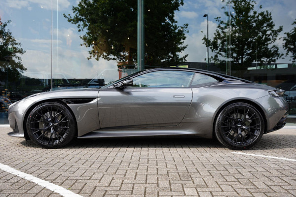 Aston Martin DB12 4.0 V8 / NL-Auto / B&W / Carbon