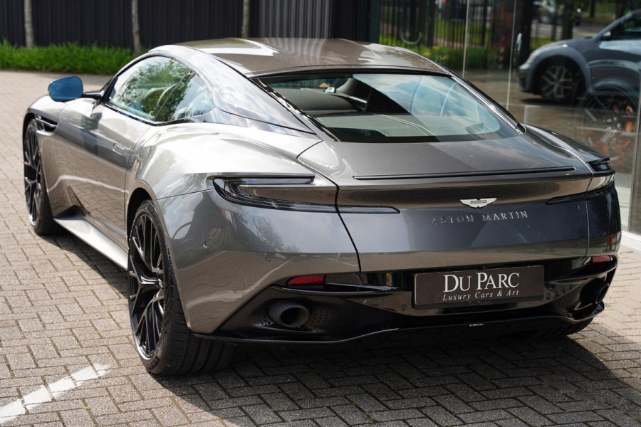 Aston Martin DB12 4.0 V8 / NL-Auto / B&W / Carbon