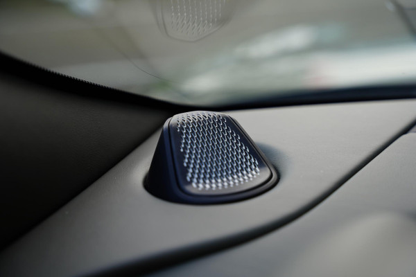 Aston Martin DB12 Volante 4.0 V8 / NL-Auto / Carbon Pack /  Keramische Remmen