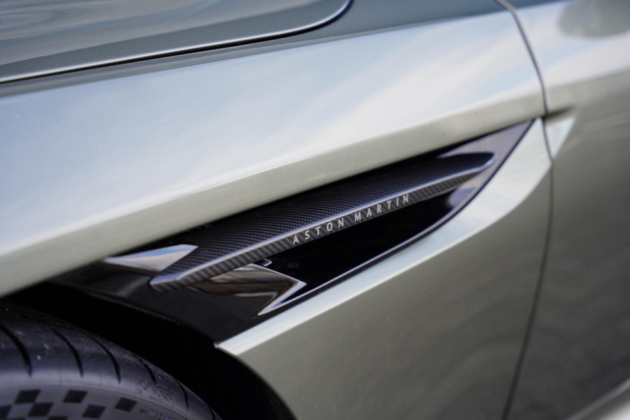 Aston Martin DB12 Volante 4.0 V8 / NL-Auto / Carbon Pack /  Keramische Remmen