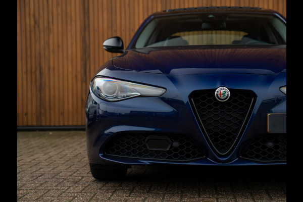 Alfa Romeo Giulia 2.0T B-Tech | Pano-dak | Veloce stoelen | Adapt. cruise