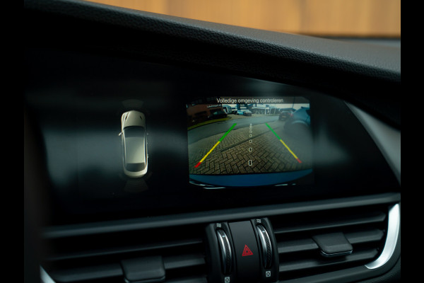 Alfa Romeo Giulia 2.0T B-Tech | Pano-dak | Veloce stoelen | Adapt. cruise