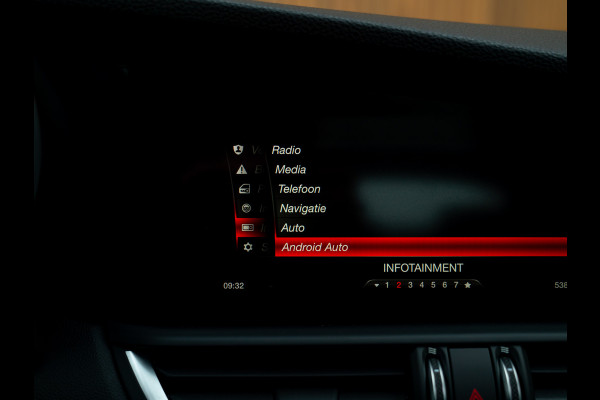 Alfa Romeo Giulia 2.0T B-Tech | Pano-dak | Veloce stoelen | Adapt. cruise