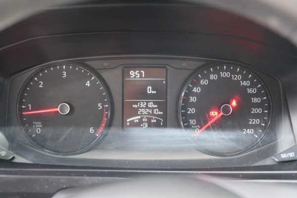 Volkswagen Transporter 2.0 TDI L1H1 DC - Airco, Cruise, Trekhaak.