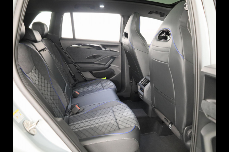 Volkswagen Tiguan R-Line Edition 1.5 eHybrid 204 PK DSG | 20" LM | Black Style | Stoel & stuurverwarming |  Trekhaak |