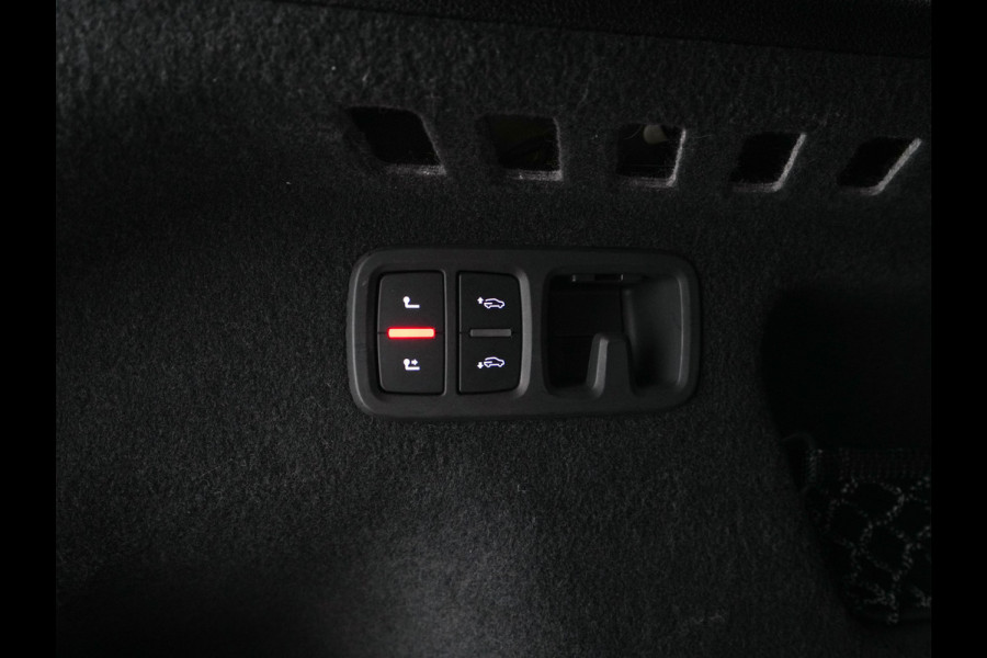 Audi RS Q8 4.0 TFSI Quattro * PANO | MILLTEK-EXHAUST | CERAMIC-BRAKES | CARBON-PACK | LEATHER | MEMORY-PACK | 4-WHEEL-STEERING | AIRSUSPENSION | BANG&OLUFSEN | ADAPTIVE-CRUISE | BLINDSPOT | TOPVIEW | SOFTCLOSE |  ....