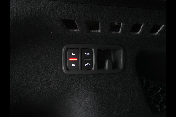 Audi RS Q8 4.0 TFSI Quattro * PANO | MILLTEK-EXHAUST | CERAMIC-BRAKES | CARBON-PACK | LEATHER | MEMORY-PACK | 4-WHEEL-STEERING | AIRSUSPENSION | BANG&OLUFSEN | ADAPTIVE-CRUISE | BLINDSPOT | TOPVIEW | SOFTCLOSE |  ....