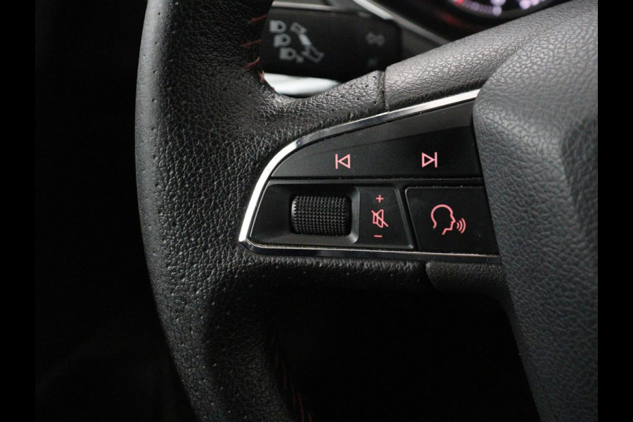 Seat Ibiza 1.5 TSI FR EVO Intens | Panoramadak | Adaptive cruise | Camera | Carplay | Full LED | 18'' | Climate control | Navigatie