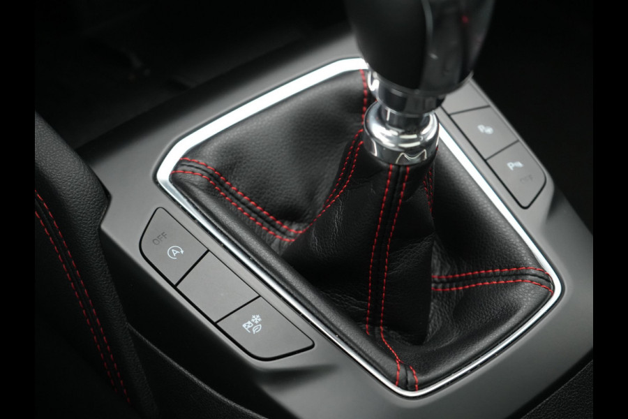 Ford Kuga 1.5 EcoBoost ST-Line X 150pk Dealer O.H. 1800kg Trekgewicht | Panodak | Adaptive Cruise | 360 Camera | Bang & Olufsen | Alcantara Sportstoelen & Stuur Verwarmd | Apple Carplay | Keyless | Blis | Navigatie | DAB |