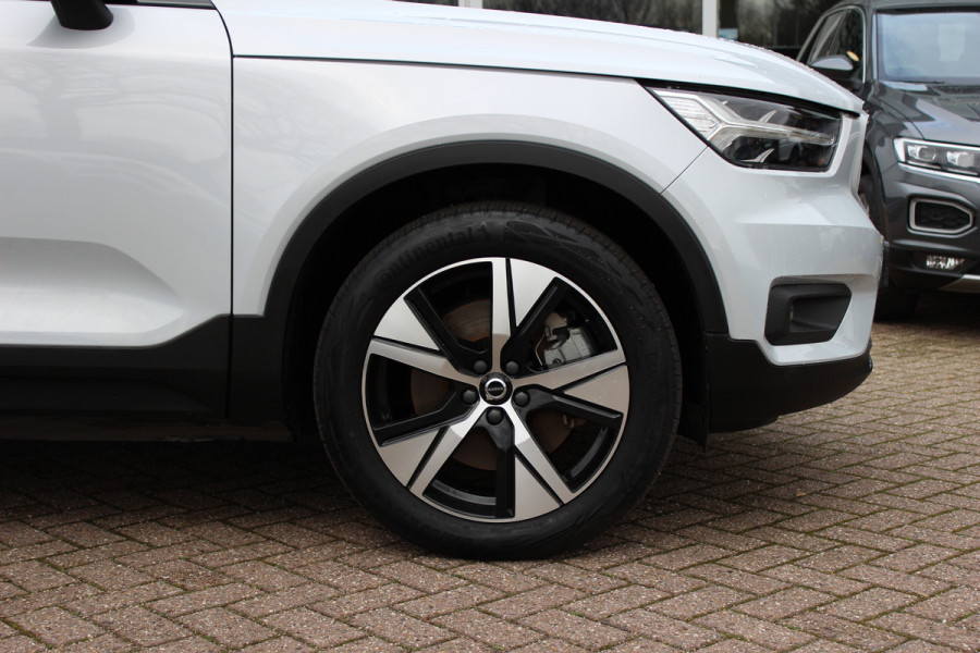 Volvo XC40 Recharge P8 AWD R-Design / SoH 92,4% / Trekhaak / Keyless / 19'' / Half leder / Stuur+Stoelverwarming / DAB / Dodehoek / ACC