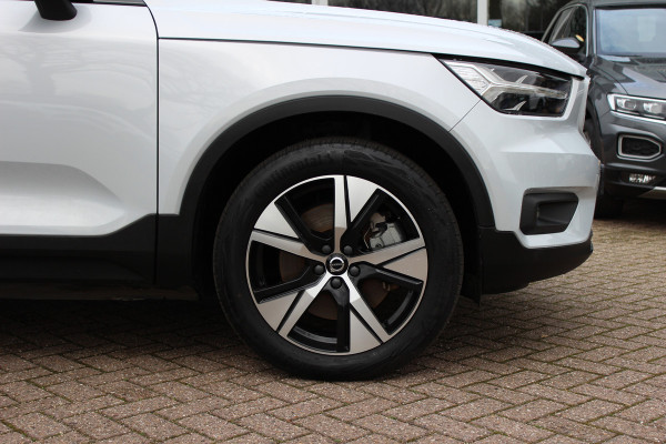 Volvo XC40 Recharge P8 AWD R-Design / SoH 92,4% / Trekhaak / Keyless / 19'' / Half leder / Stuur+Stoelverwarming / DAB / Dodehoek / ACC