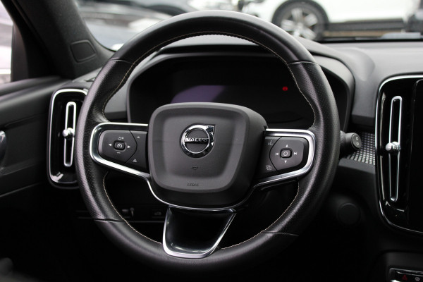Volvo XC40 Recharge P8 AWD R-Design / SoH 92,4% / Trekhaak / Keyless / 19'' / Half leder / Stuur+Stoelverwarming / DAB / Dodehoek / ACC
