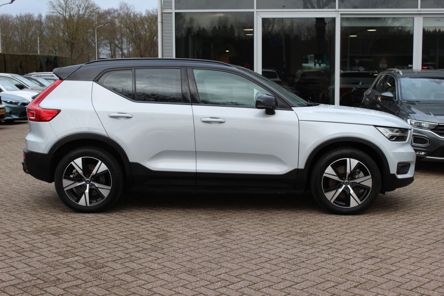 Volvo XC40 Recharge P8 AWD R-Design / SoH 92,4% / Trekhaak / Keyless / 19'' / Half leder / Stuur+Stoelverwarming / DAB / Dodehoek / ACC