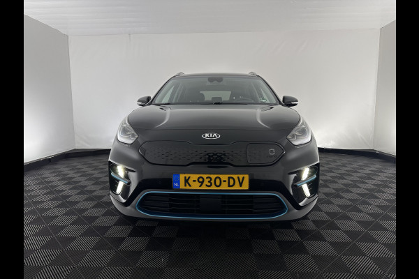 Kia e-Niro ExecutiveLine 64 kWh [ 3-Fase ] {SOH-100%} (INCL-BTW) Aut.*HEATPUMP | LEATHER | FULL-LED | NAVI-FULLMAP | ADAPTIVE-CRUISE | CAMERA | MEMORY-PACK | LANE-ASSIST | KEYLESS | DIGI-COCKPIT | PRIVACYGLASS | SHIFTPADDLES | COMFORTSEATS | 17"