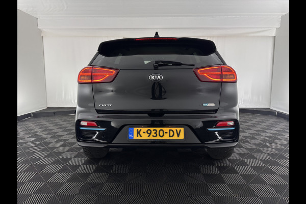 Kia e-Niro ExecutiveLine 64 kWh [ 3-Fase ] {SOH-100%} (INCL-BTW) Aut.*HEATPUMP | LEATHER | FULL-LED | NAVI-FULLMAP | ADAPTIVE-CRUISE | CAMERA | MEMORY-PACK | LANE-ASSIST | KEYLESS | DIGI-COCKPIT | PRIVACYGLASS | SHIFTPADDLES | COMFORTSEATS | 17"