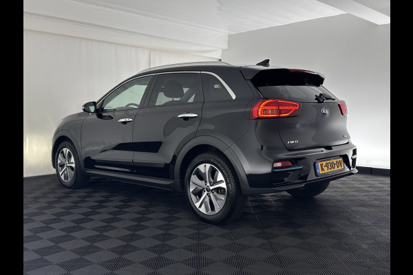 Kia e-Niro ExecutiveLine 64 kWh [ 3-Fase ] {SOH-100%} (INCL-BTW) Aut.*HEATPUMP | LEATHER | FULL-LED | NAVI-FULLMAP | ADAPTIVE-CRUISE | CAMERA | MEMORY-PACK | LANE-ASSIST | KEYLESS | DIGI-COCKPIT | PRIVACYGLASS | SHIFTPADDLES | COMFORTSEATS | 17"