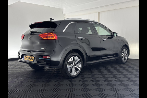 Kia e-Niro ExecutiveLine 64 kWh [ 3-Fase ] {SOH-100%} (INCL-BTW) Aut.*HEATPUMP | LEATHER | FULL-LED | NAVI-FULLMAP | ADAPTIVE-CRUISE | CAMERA | MEMORY-PACK | LANE-ASSIST | KEYLESS | DIGI-COCKPIT | PRIVACYGLASS | SHIFTPADDLES | COMFORTSEATS | 17"