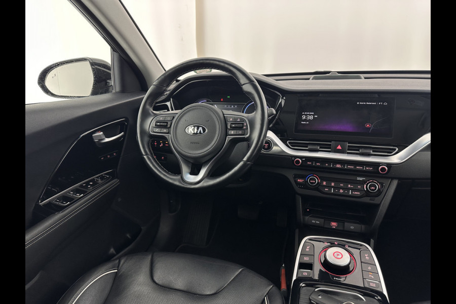 Kia e-Niro ExecutiveLine 64 kWh [ 3-Fase ] {SOH-100%} (INCL-BTW) Aut.*HEATPUMP | LEATHER | FULL-LED | NAVI-FULLMAP | ADAPTIVE-CRUISE | CAMERA | MEMORY-PACK | LANE-ASSIST | KEYLESS | DIGI-COCKPIT | PRIVACYGLASS | SHIFTPADDLES | COMFORTSEATS | 17"