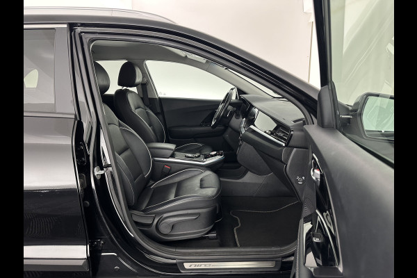 Kia e-Niro ExecutiveLine 64 kWh [ 3-Fase ] {SOH-100%} (INCL-BTW) Aut.*HEATPUMP | LEATHER | FULL-LED | NAVI-FULLMAP | ADAPTIVE-CRUISE | CAMERA | MEMORY-PACK | LANE-ASSIST | KEYLESS | DIGI-COCKPIT | PRIVACYGLASS | SHIFTPADDLES | COMFORTSEATS | 17"
