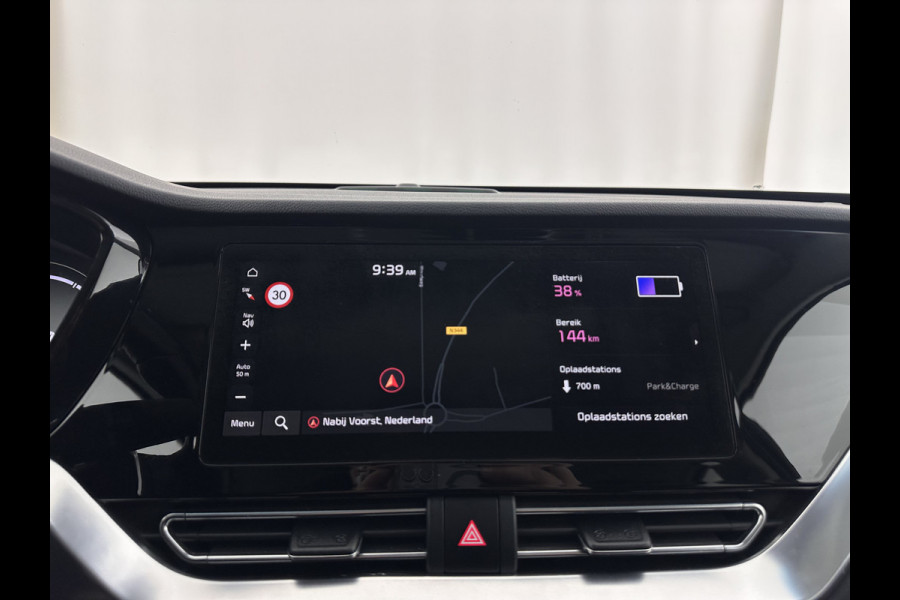 Kia e-Niro ExecutiveLine 64 kWh [ 3-Fase ] {SOH-100%} (INCL-BTW) Aut.*HEATPUMP | LEATHER | FULL-LED | NAVI-FULLMAP | ADAPTIVE-CRUISE | CAMERA | MEMORY-PACK | LANE-ASSIST | KEYLESS | DIGI-COCKPIT | PRIVACYGLASS | SHIFTPADDLES | COMFORTSEATS | 17"
