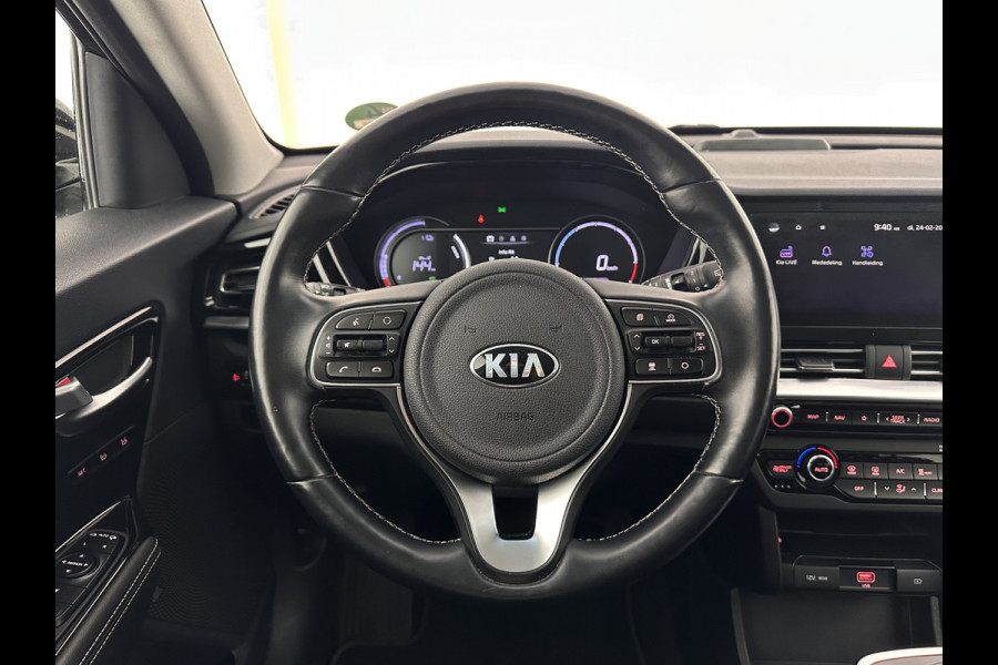 Kia e-Niro ExecutiveLine 64 kWh [ 3-Fase ] {SOH-100%} (INCL-BTW) Aut.*HEATPUMP | LEATHER | FULL-LED | NAVI-FULLMAP | ADAPTIVE-CRUISE | CAMERA | MEMORY-PACK | LANE-ASSIST | KEYLESS | DIGI-COCKPIT | PRIVACYGLASS | SHIFTPADDLES | COMFORTSEATS | 17"