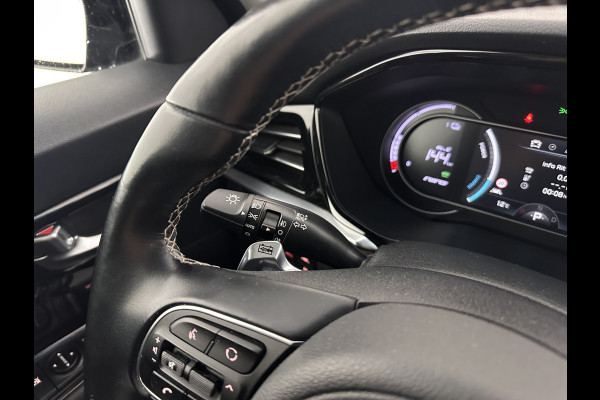 Kia e-Niro ExecutiveLine 64 kWh [ 3-Fase ] {SOH-100%} (INCL-BTW) Aut.*HEATPUMP | LEATHER | FULL-LED | NAVI-FULLMAP | ADAPTIVE-CRUISE | CAMERA | MEMORY-PACK | LANE-ASSIST | KEYLESS | DIGI-COCKPIT | PRIVACYGLASS | SHIFTPADDLES | COMFORTSEATS | 17"