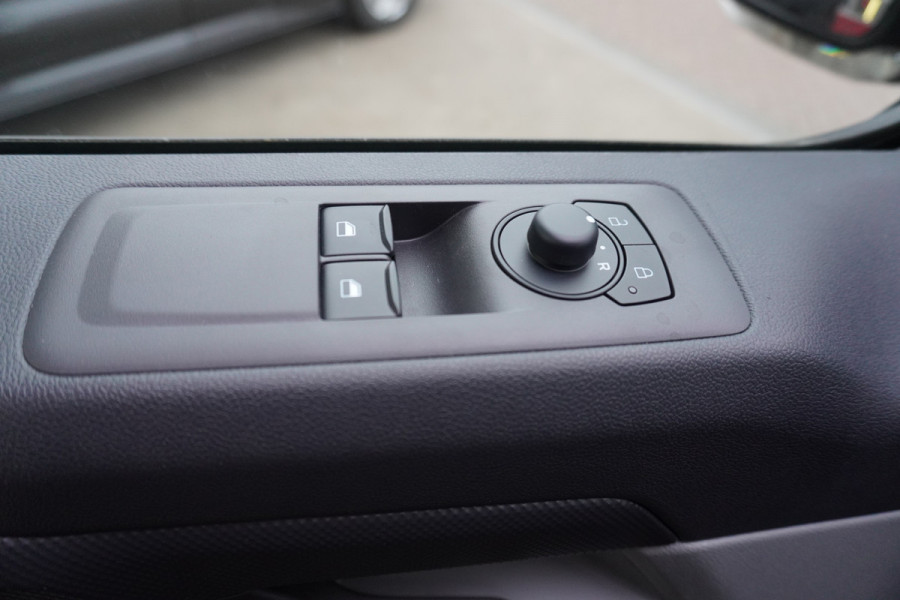 Ford Transit Custom 320L 2.0 TDCI 150PK L2H1 Trend Dubbelcabine Schuifdeur L/R Nr. V136 | Airco | Cruise | Navi | Camera | 17"LM velgen