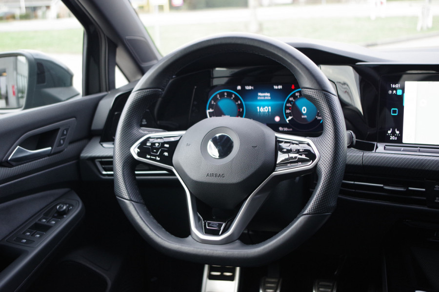 Volkswagen Golf 1.5 TSI R-Line BNS+, Trekhaak, Sportstoelen, Adap. Cruise Control, Winterpakket, Camera