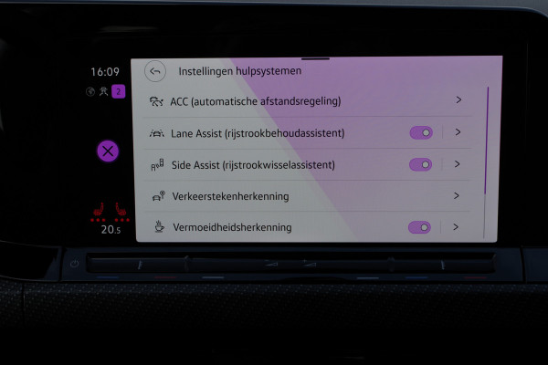 Volkswagen Golf 1.5 TSI R-Line BNS+, Trekhaak, Sportstoelen, Adap. Cruise Control, Winterpakket, Camera