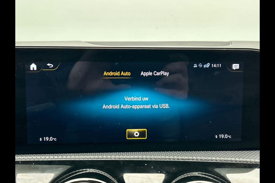 Mercedes-Benz CLA-Klasse Shooting Brake 180 Business Solution AMG | Origineel Nederlands | Panoramadak Memorie Stoelverwarming