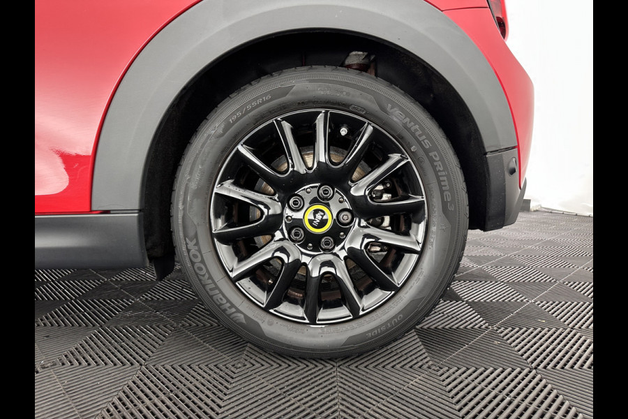 MINI Mini Electric Business Edition 33 kWh [ 3-Fase-11kW ] {SOH-100%} (INCL-BTW) Aut. *LEATHER | FULL-LED | KEYLESS | SPORTSEATS | NAVI-FULLMAP | ECC | AMBIENTLIGHT | DAB | DIGI-COCKPIT | PDC | 17"ALU*