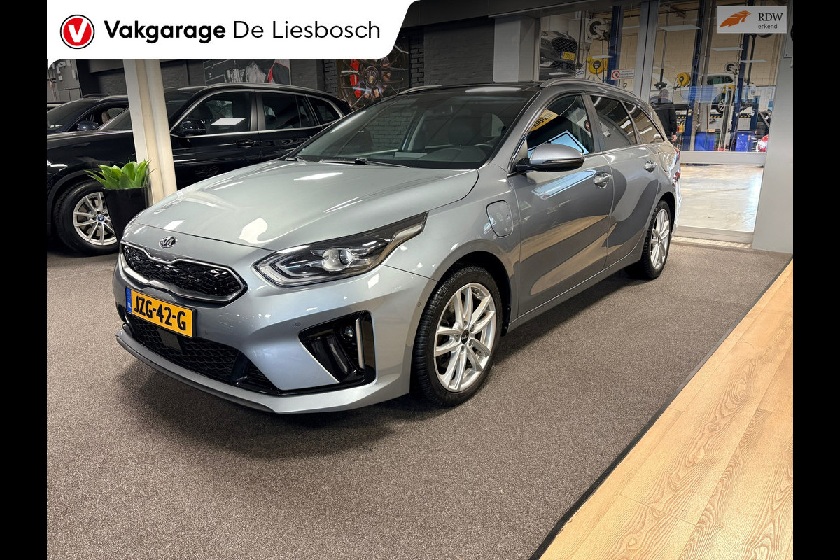 Kia Ceed Sportswagon 1.6 GDI PHEV ExecutiveLine / leder / panorama-dak / camera / stoel en stuur verwarming /trekhaak