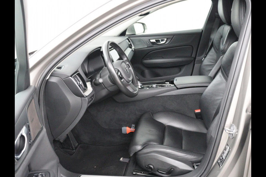 Volvo V60 2.0 T6 Recharge AWD Inscription | Trekhaak | Stoelverwarming | Harman/Kardon | Leder | Camera | Adaptive cruise | Carplay | Keyless | Memory | Navigatie | Full LED | Stuurverwarming | PHEV | Plug in