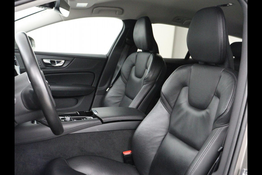 Volvo V60 2.0 T6 Recharge AWD Inscription | Trekhaak | Stoelverwarming | Harman/Kardon | Leder | Camera | Adaptive cruise | Carplay | Keyless | Memory | Navigatie | Full LED | Stuurverwarming | PHEV | Plug in
