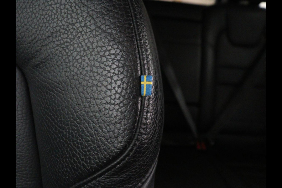 Volvo V60 2.0 T6 Recharge AWD Inscription | Trekhaak | Stoelverwarming | Harman/Kardon | Leder | Camera | Adaptive cruise | Carplay | Keyless | Memory | Navigatie | Full LED | Stuurverwarming | PHEV | Plug in