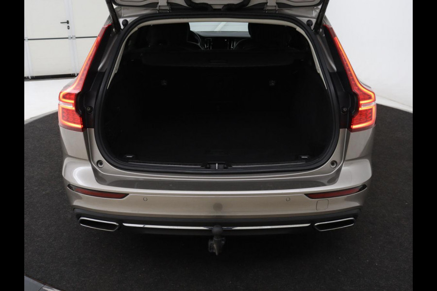 Volvo V60 2.0 T6 Recharge AWD Inscription | Trekhaak | Stoelverwarming | Harman/Kardon | Leder | Camera | Adaptive cruise | Carplay | Keyless | Memory | Navigatie | Full LED | Stuurverwarming | PHEV | Plug in