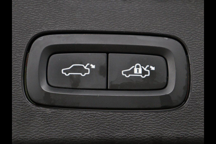 Volvo V60 2.0 T6 Recharge AWD Inscription | Trekhaak | Stoelverwarming | Harman/Kardon | Leder | Camera | Adaptive cruise | Carplay | Keyless | Memory | Navigatie | Full LED | Stuurverwarming | PHEV | Plug in