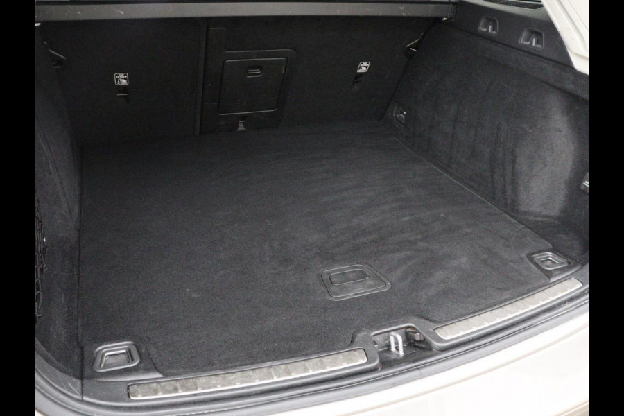 Volvo V60 2.0 T6 Recharge AWD Inscription | Trekhaak | Stoelverwarming | Harman/Kardon | Leder | Camera | Adaptive cruise | Carplay | Keyless | Memory | Navigatie | Full LED | Stuurverwarming | PHEV | Plug in