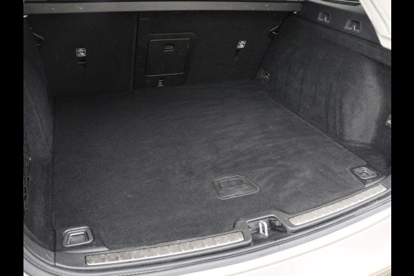 Volvo V60 2.0 T6 Recharge AWD Inscription | Trekhaak | Stoelverwarming | Harman/Kardon | Leder | Camera | Adaptive cruise | Carplay | Keyless | Memory | Navigatie | Full LED | Stuurverwarming | PHEV | Plug in