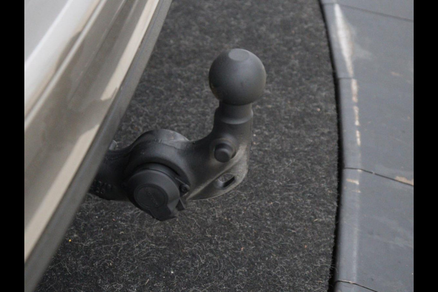 Volvo V60 2.0 T6 Recharge AWD Inscription | Trekhaak | Stoelverwarming | Harman/Kardon | Leder | Camera | Adaptive cruise | Carplay | Keyless | Memory | Navigatie | Full LED | Stuurverwarming | PHEV | Plug in