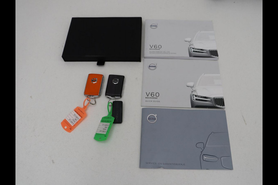 Volvo V60 2.0 T6 Recharge AWD Inscription | Trekhaak | Stoelverwarming | Harman/Kardon | Leder | Camera | Adaptive cruise | Carplay | Keyless | Memory | Navigatie | Full LED | Stuurverwarming | PHEV | Plug in