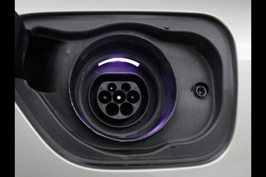 Volvo V60 2.0 T6 Recharge AWD Inscription | Trekhaak | Stoelverwarming | Harman/Kardon | Leder | Camera | Adaptive cruise | Carplay | Keyless | Memory | Navigatie | Full LED | Stuurverwarming | PHEV | Plug in